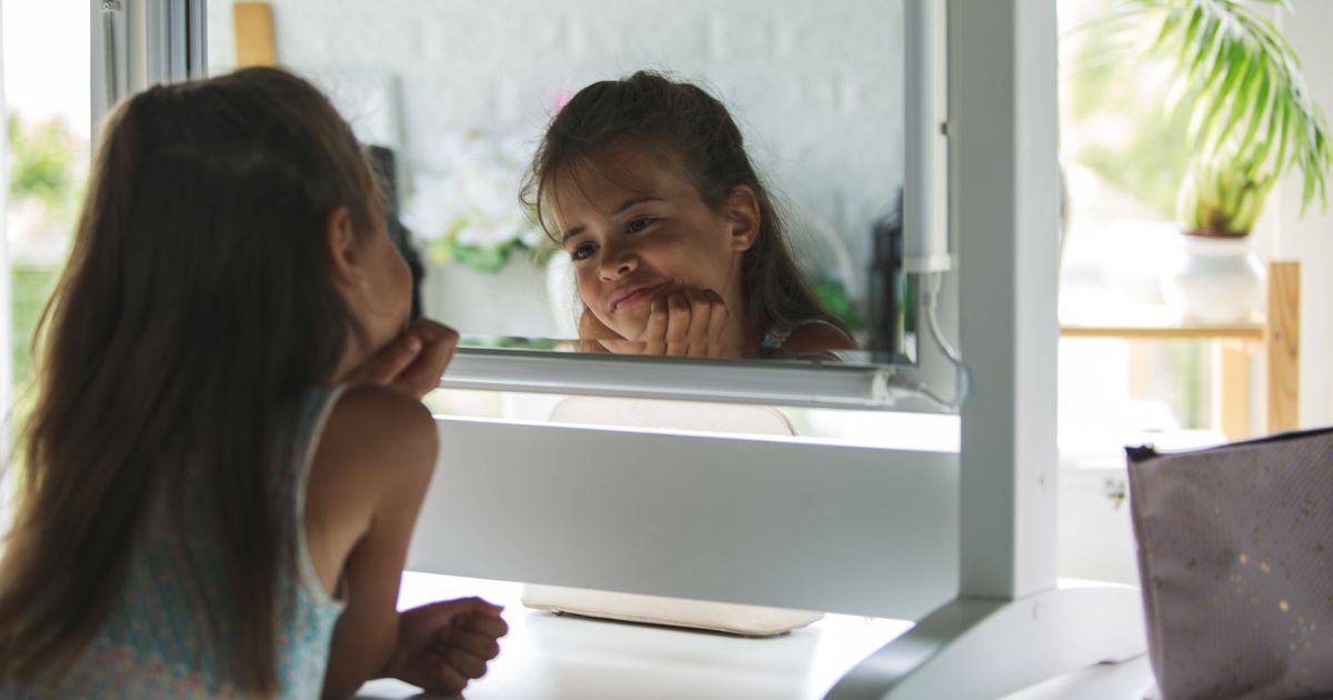 5 Subtle Warning Signs Your Child Is Struggling With Body Image